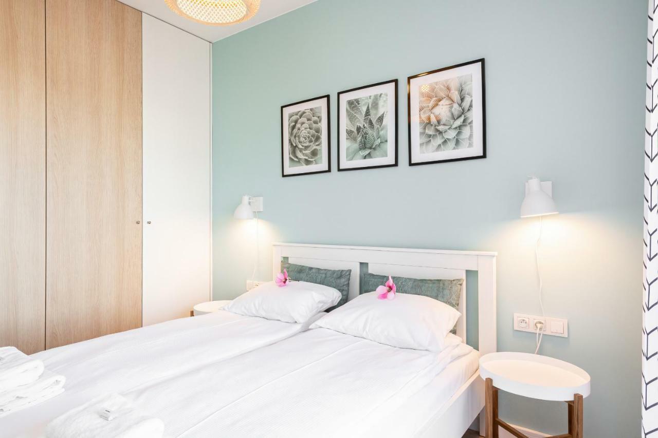Apartment Walonska With Free Parking Wroclaw By Noclegi Renters Ngoại thất bức ảnh