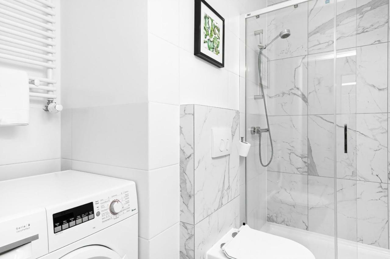 Apartment Walonska With Free Parking Wroclaw By Noclegi Renters Ngoại thất bức ảnh