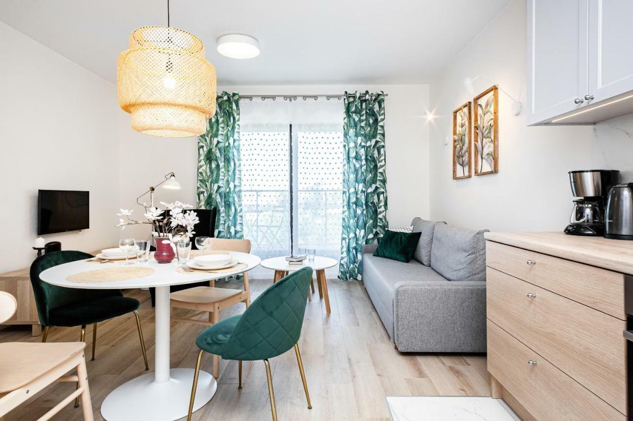 Apartment Walonska With Free Parking Wroclaw By Noclegi Renters Ngoại thất bức ảnh